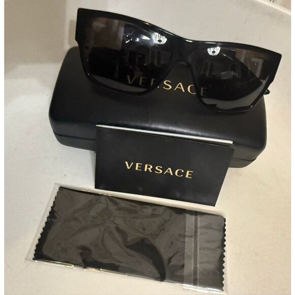 Versace Women\'s Acetate Polarized Sunglasses With Protective Case Black Gold NWT main image 13